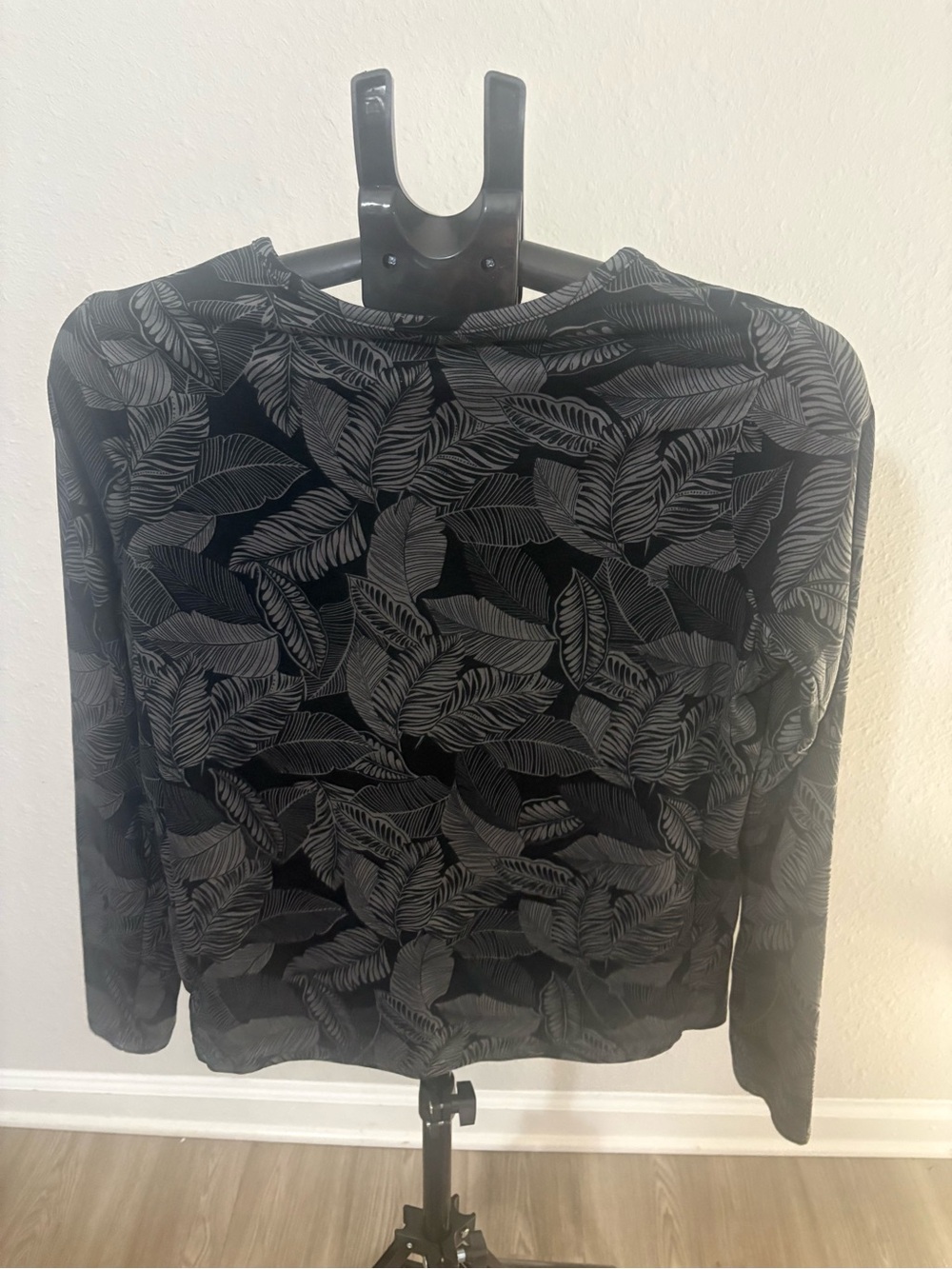 Hang Ten Black long sleeve shirt with Gray Leaf Print- UF PROTECTION